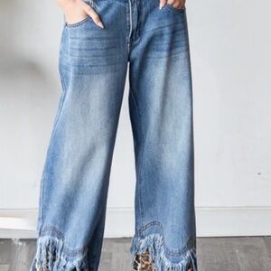 Oh - Oli & Haley- Blue Wide-Leg Jeans with Fringed Hem Size Small-2-4
